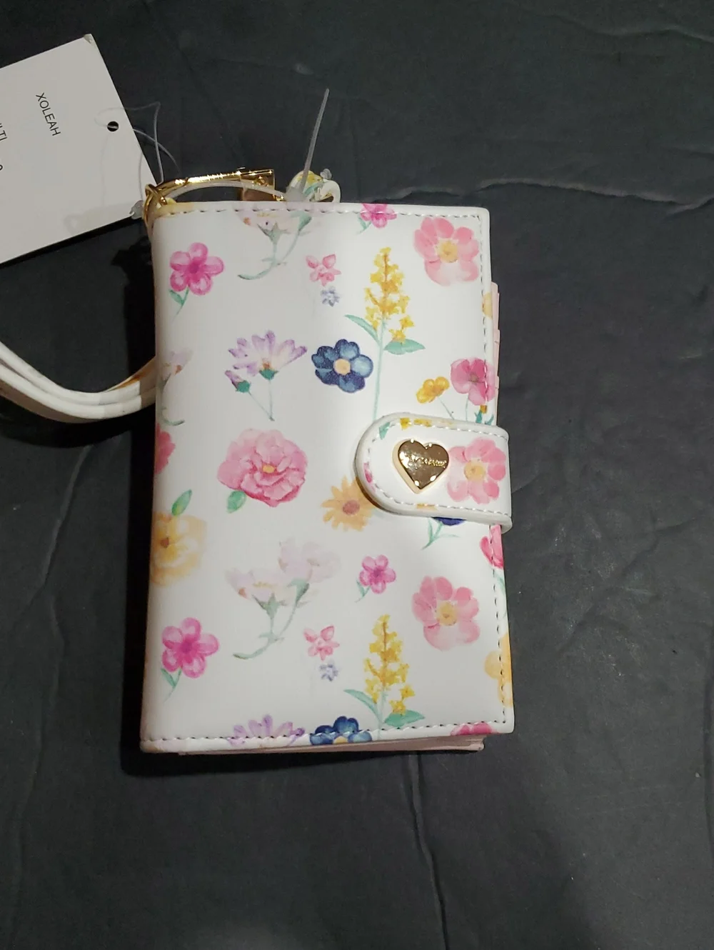 Betsey Johnson xoleah white floral bj103500 trifold‎ wallet brand new